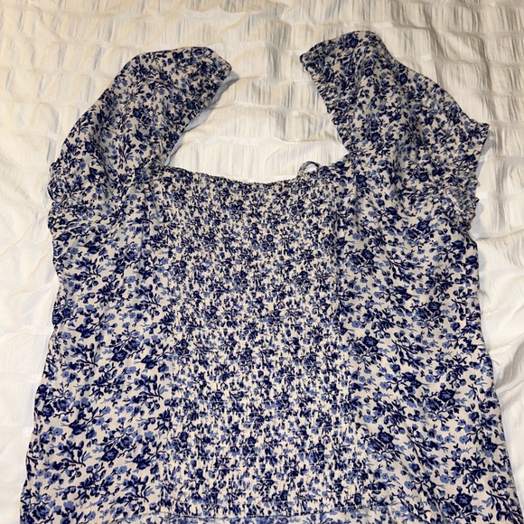 H&M Blouse - Picture 2 of 3